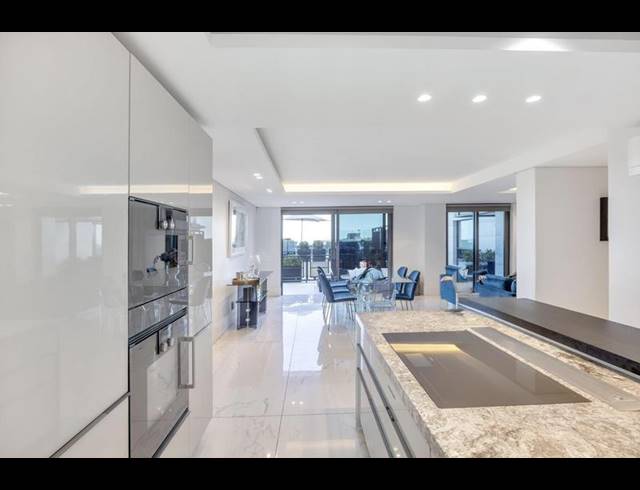 3 BEDROOM APARTMENT FOR SALE IN BANTRY BAY